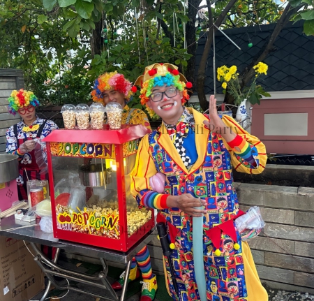 Chú hề bắp rang bơ