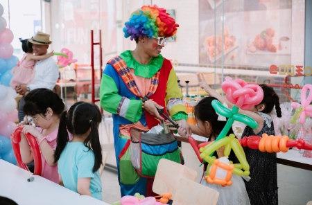 Chú hề hoạt náo